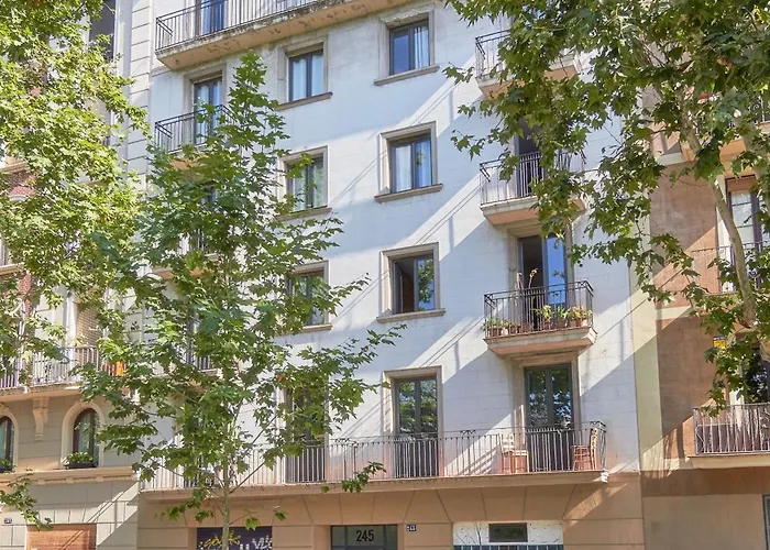 Diagonal Apartments